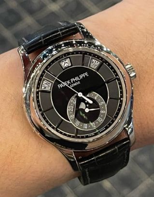 PATEK PHILIPPE Annual Calendar 5205G