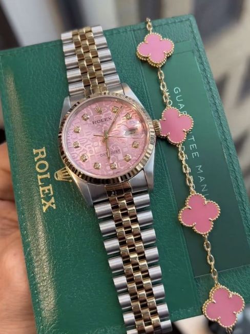 นาฬิกา Rolex Datejust ที่มีหน้าปัดสีชมพู