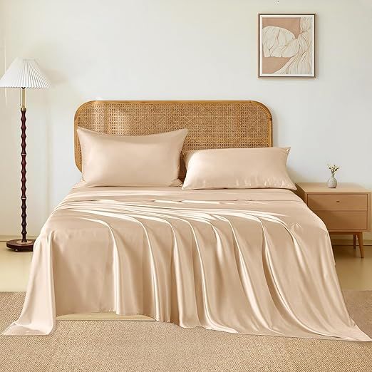 THXSILK Luxury Mulberry Silk Bed Sheets Set - 4pcs Silk Sheets Set 16" Deep Pocket - 1 Fitted Sheet, 1 Flat Sheet, 2 Pillowcases with Zipper Closure - Full, Champagne