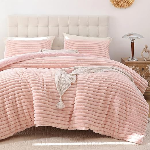 About this item  •   ?【Elegant Luxury Home Experience】Experience unparalleled softness akin to real fur, like having a cat curled up beside you. The faux fur comforter enhances the warmth and comfort, One side features a micro-mink, offering a cloud-like 