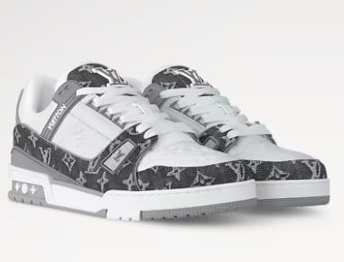 รองเท้าผ้าใบรุ่น LV Trainer